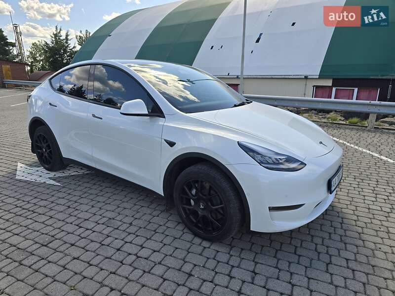 Внедорожник / Кроссовер Tesla Model Y 2021 в Ужгороде