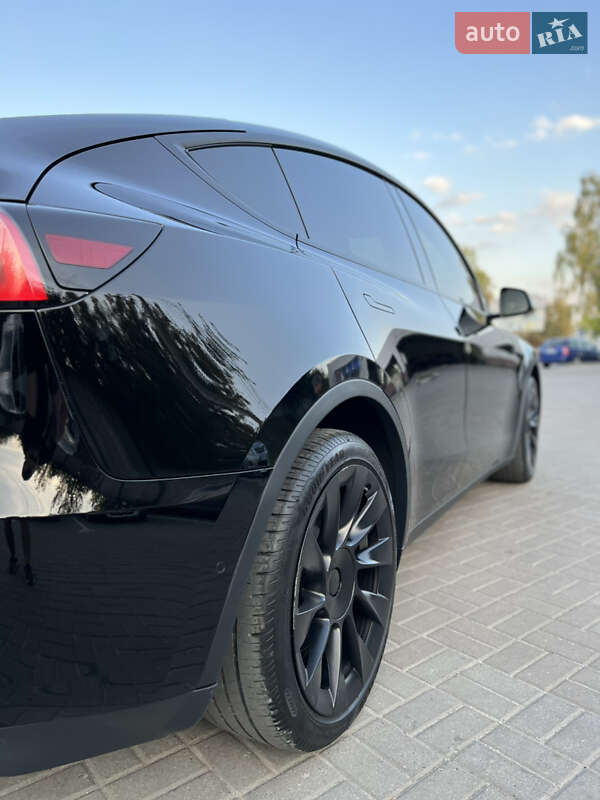 Позашляховик / Кросовер Tesla Model Y 2021 в Тернополі