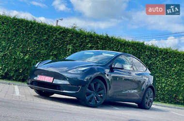 Позашляховик / Кросовер Tesla Model Y 2024 в 