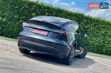 Позашляховик / Кросовер Tesla Model Y 2024 в 