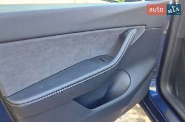 Внедорожник / Кроссовер Tesla Model Y 2021 в 