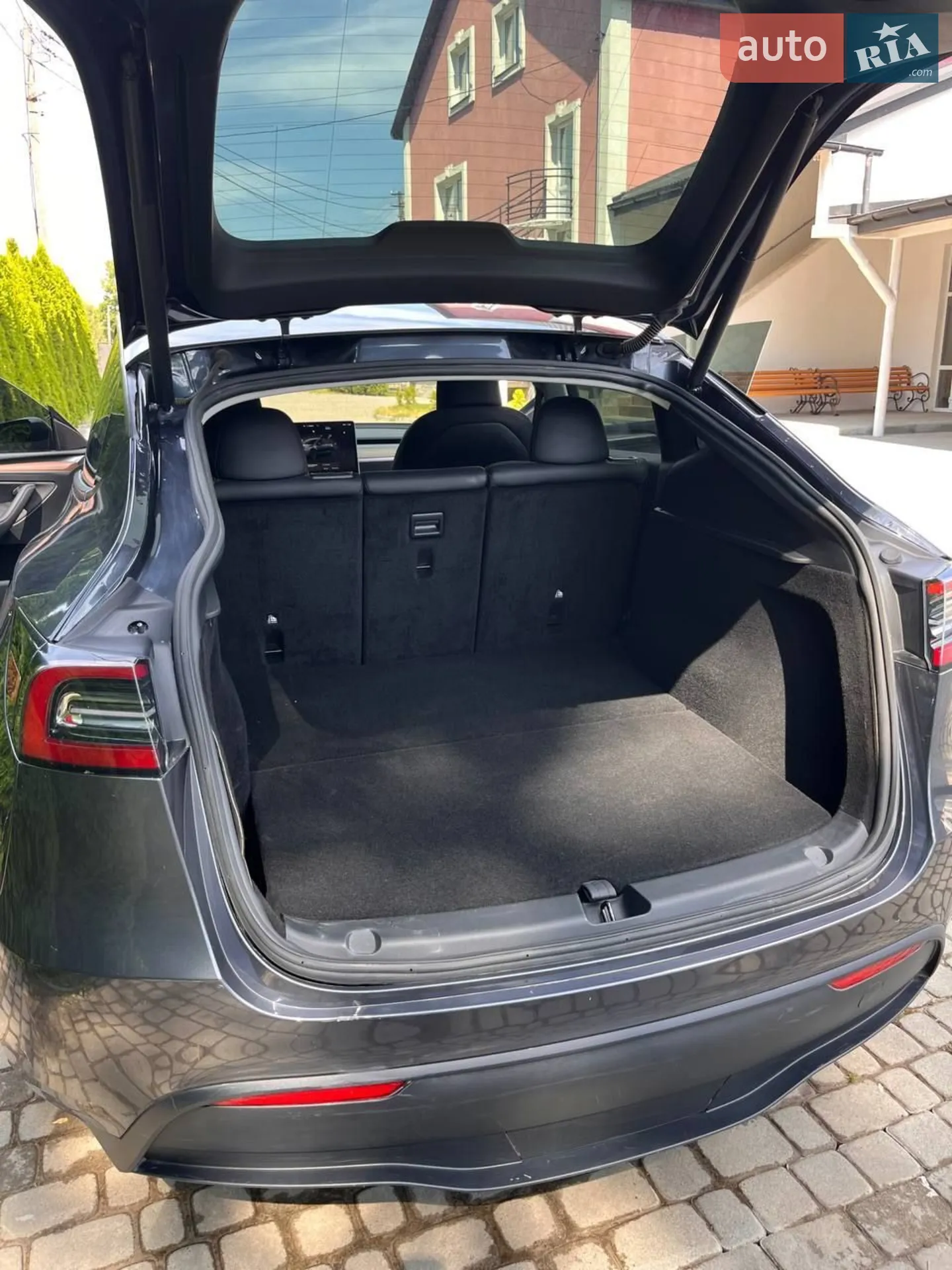 2024 Tesla Model Y - мініатюра 8