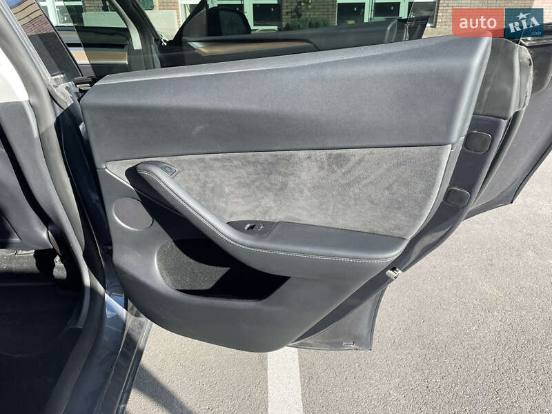 Внедорожник / Кроссовер Tesla Model Y 2022 в Софиевской Борщаговке