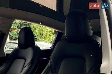 Позашляховик / Кросовер Tesla Model Y 2023 в 