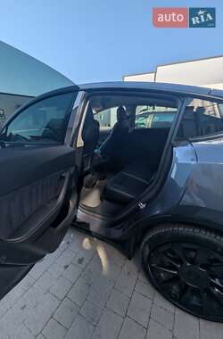 Внедорожник / Кроссовер Tesla Model Y 2022 в Львове