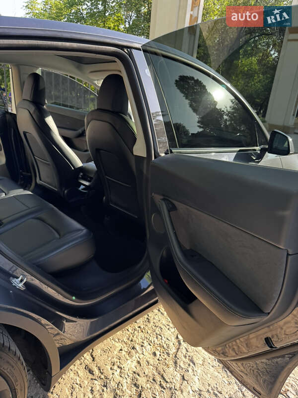 Внедорожник / Кроссовер Tesla Model Y 2022 в Днепре