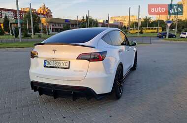 Позашляховик / Кросовер Tesla Model Y 2022 в 