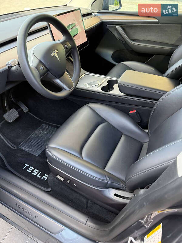 Внедорожник / Кроссовер Tesla Model Y 2023 в Хмельницком