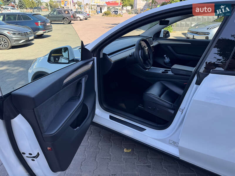 Позашляховик / Кросовер Tesla Model Y 2021 в Броварах фото 5 Позашляховик / Кросовер Tesla Model Y 2021 в Броварах