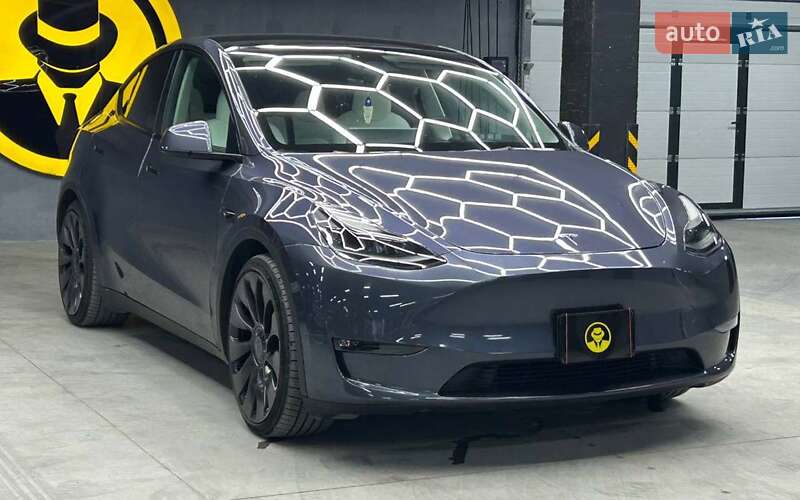 Tesla Model Y 2023