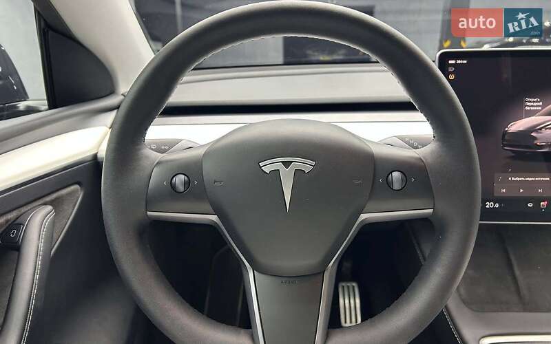 Внедорожник / Кроссовер Tesla Model Y 2023 в Черновцах