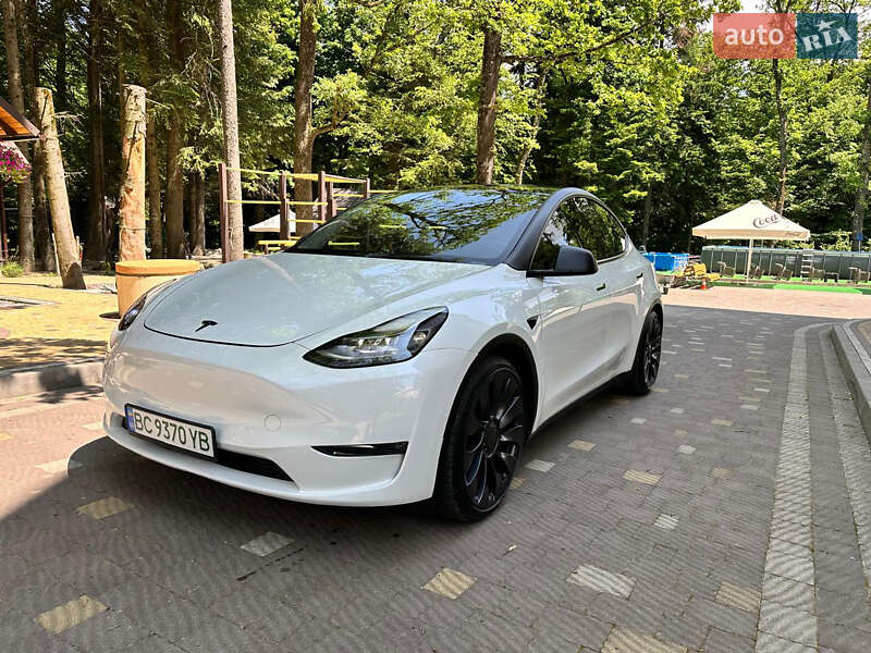 Позашляховик / Кросовер Tesla Model Y 2022 в 