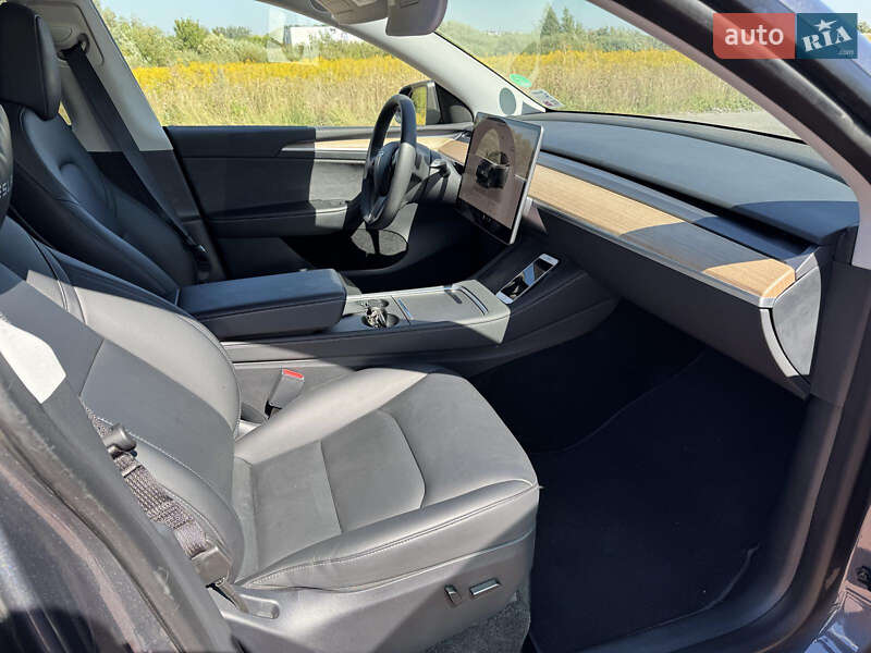 Внедорожник / Кроссовер Tesla Model Y 2022 в Ровно