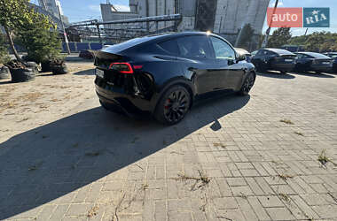 Позашляховик / Кросовер Tesla Model Y 2024 в 