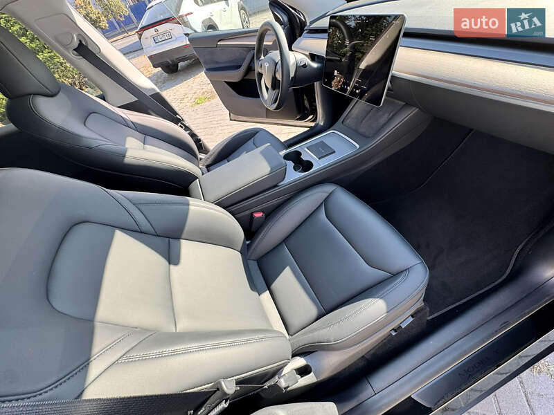 Внедорожник / Кроссовер Tesla Model Y 2024 в Днепре