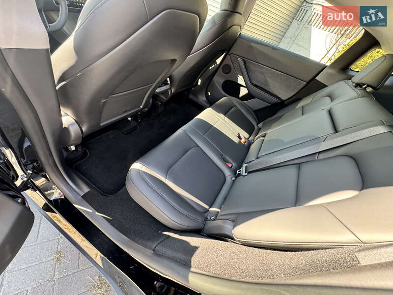Внедорожник / Кроссовер Tesla Model Y 2024 в Днепре