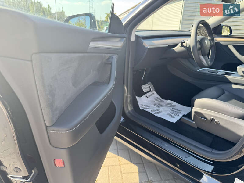 Внедорожник / Кроссовер Tesla Model Y 2024 в Днепре