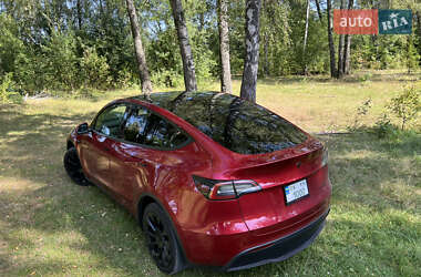 Позашляховик / Кросовер Tesla Model Y 2024 в 