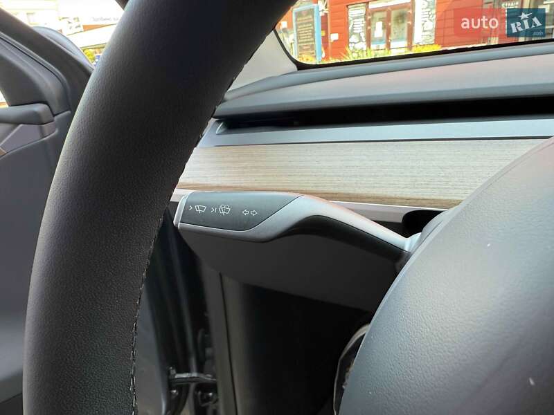 Внедорожник / Кроссовер Tesla Model Y 2023 в Львове