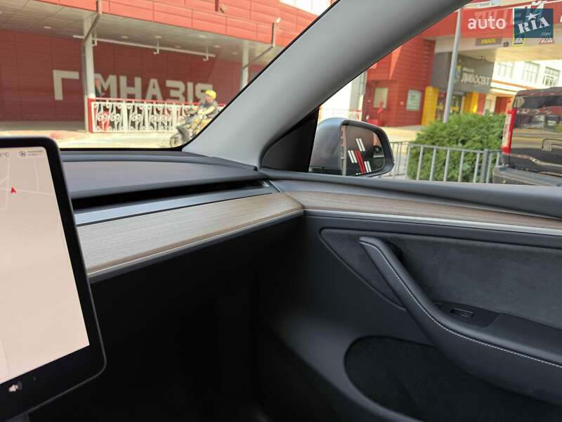 Внедорожник / Кроссовер Tesla Model Y 2023 в Львове