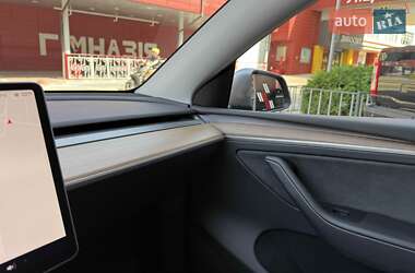 Позашляховик / Кросовер Tesla Model Y 2023 в 