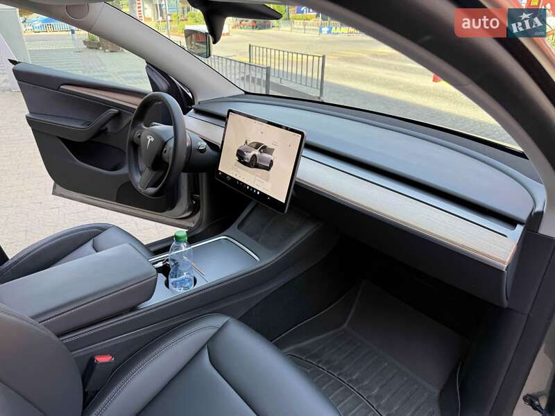 Внедорожник / Кроссовер Tesla Model Y 2023 в Львове