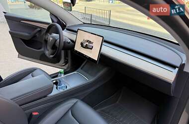 Позашляховик / Кросовер Tesla Model Y 2023 в 
