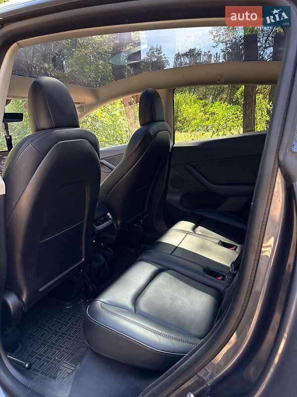 Позашляховик / Кросовер Tesla Model Y 2021 в Дніпрі