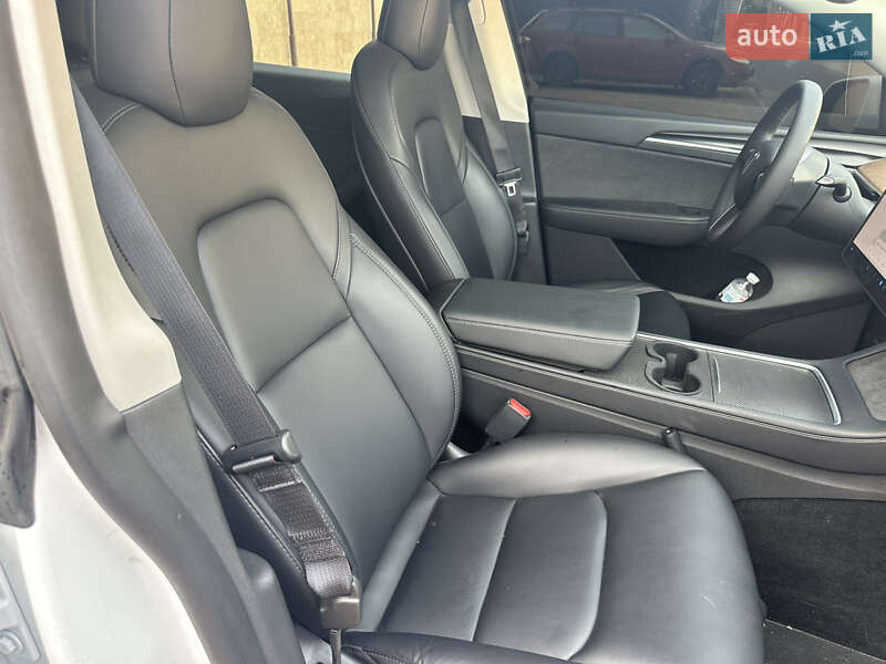 Внедорожник / Кроссовер Tesla Model Y 2022 в Киеве