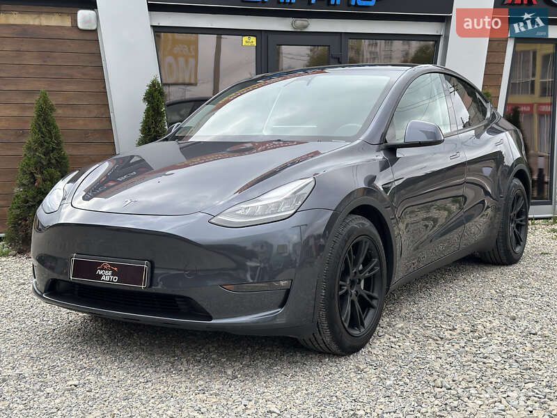Позашляховик / Кросовер Tesla Model Y 2022 в Івано-Франківську