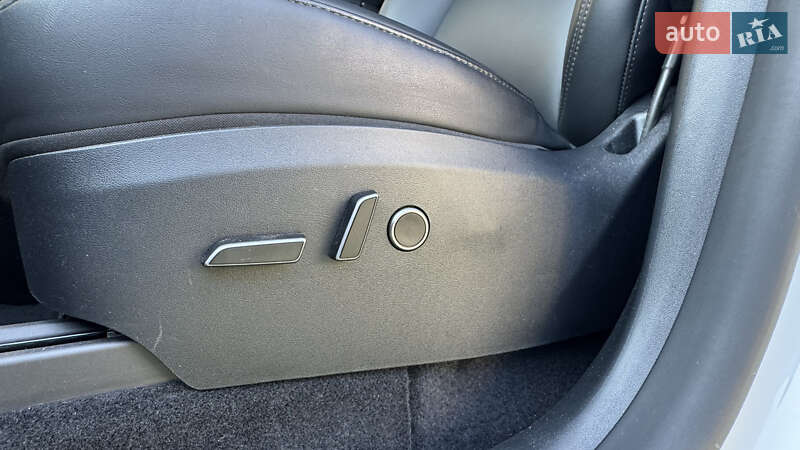 Позашляховик / Кросовер Tesla Model Y 2023 в Івано-Франківську фото 16 Позашляховик / Кросовер Tesla Model Y 2023 в Івано-Франківську