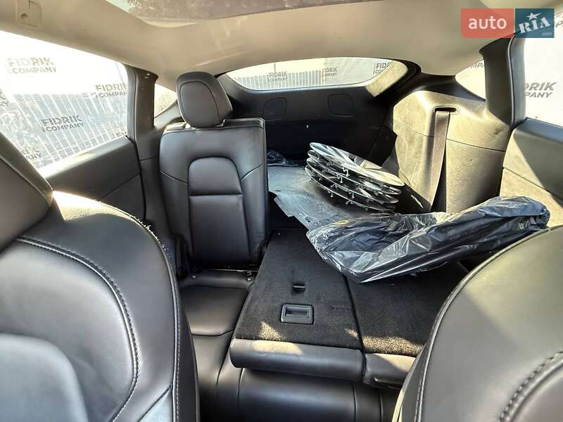Позашляховик / Кросовер Tesla Model Y 2021 в Луцьку
