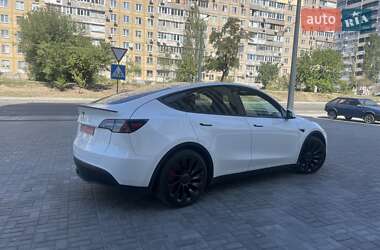 Внедорожник / Кроссовер Tesla Model Y 2021 в 