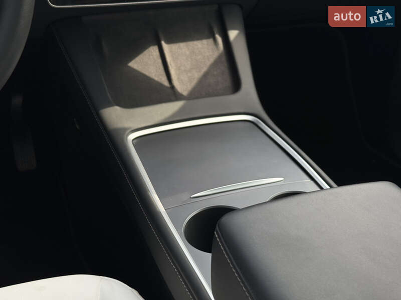 Позашляховик / Кросовер Tesla Model Y 2022 в Києві