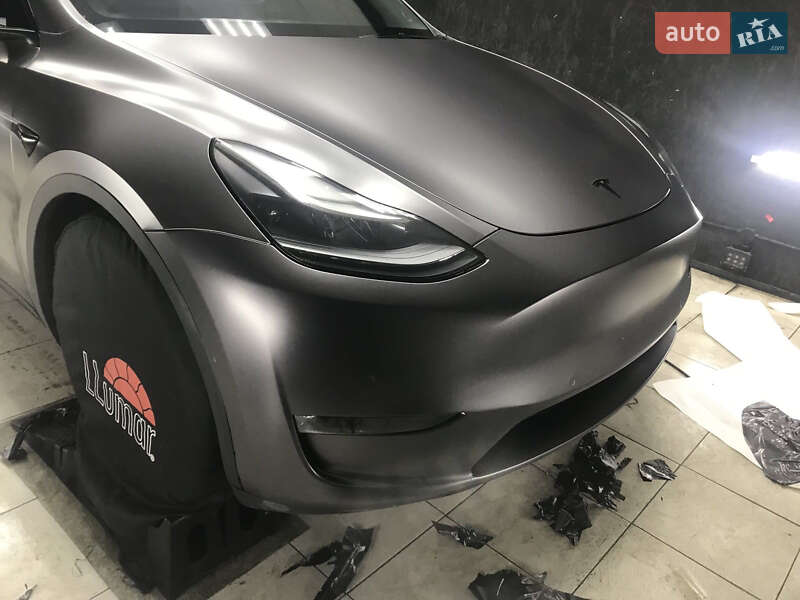 Позашляховик / Кросовер Tesla Model Y 2021 в Рівному