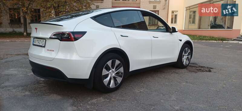 Позашляховик / Кросовер Tesla Model Y 2023 в Києві