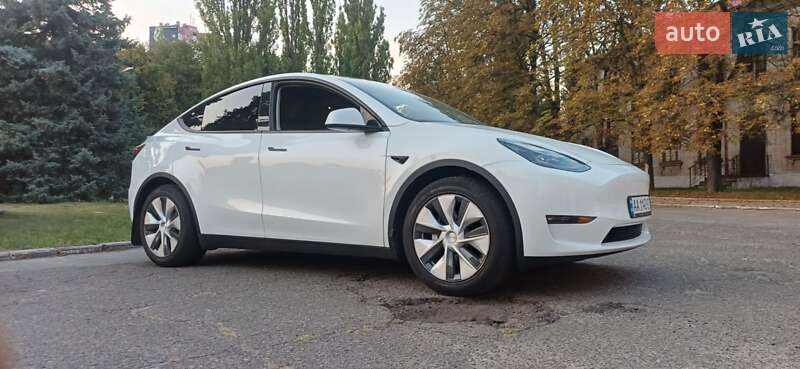 Позашляховик / Кросовер Tesla Model Y 2023 в Києві