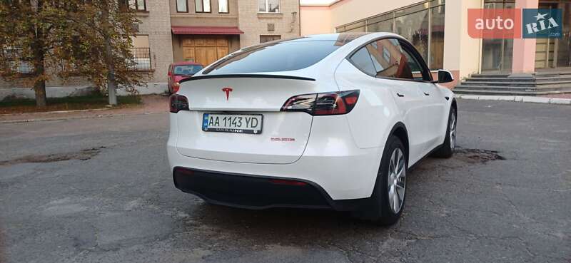 Позашляховик / Кросовер Tesla Model Y 2023 в Києві