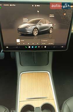 Позашляховик / Кросовер Tesla Model Y 2024 в 