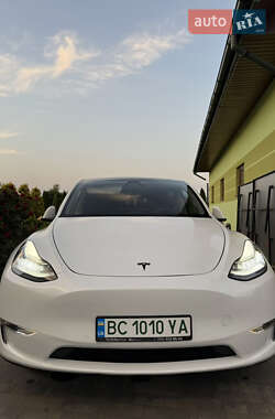 Позашляховик / Кросовер Tesla Model Y 2021 в 
