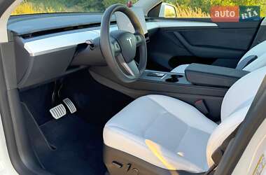 Позашляховик / Кросовер Tesla Model Y 2023 в 