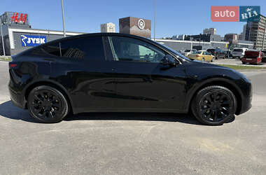 Позашляховик / Кросовер Tesla Model Y 2023 в 