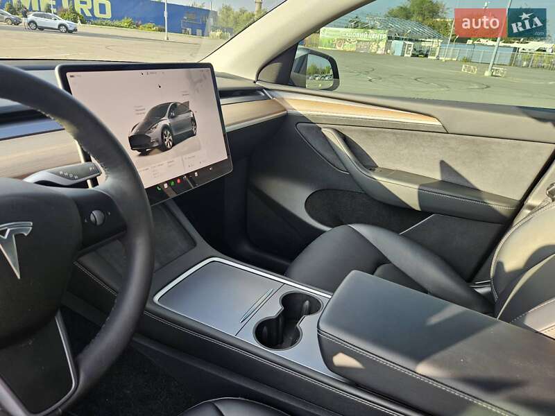 Позашляховик / Кросовер Tesla Model Y 2023 в Дніпрі