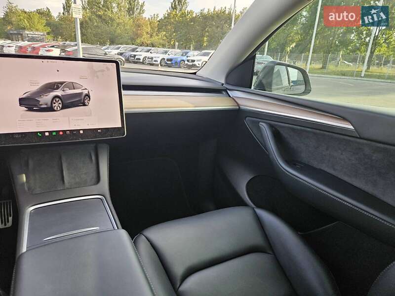 Позашляховик / Кросовер Tesla Model Y 2023 в Дніпрі