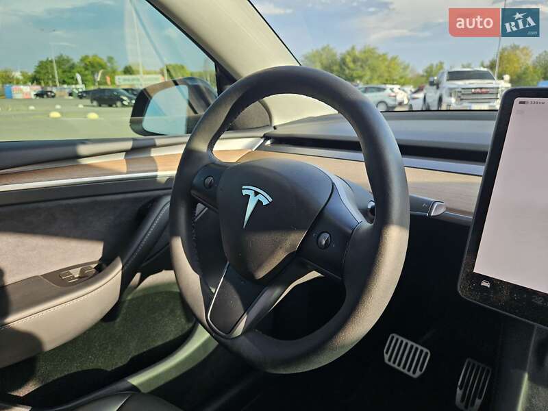 Позашляховик / Кросовер Tesla Model Y 2023 в Дніпрі