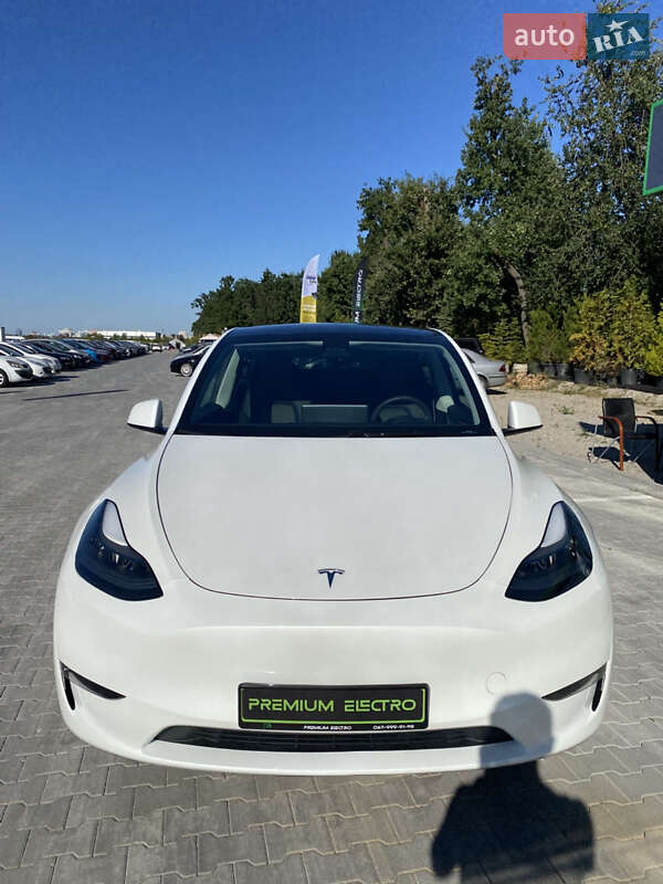 Tesla Model Y 2023