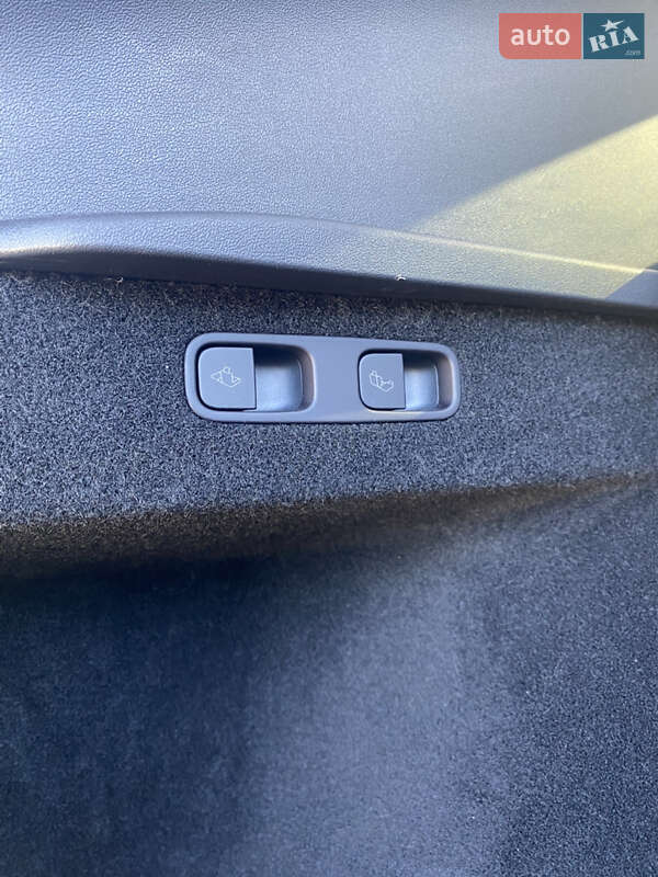 Внедорожник / Кроссовер Tesla Model Y 2023 в Киеве фото 41 Внедорожник / Кроссовер Tesla Model Y 2023 в Киеве