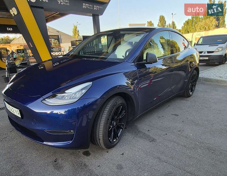 Tesla Model Y 2021