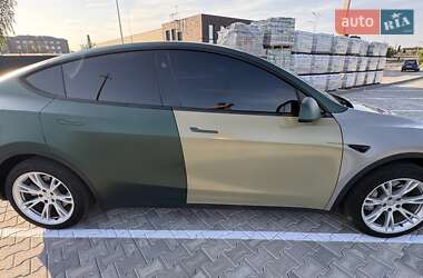 Внедорожник / Кроссовер Tesla Model Y 2024 в 