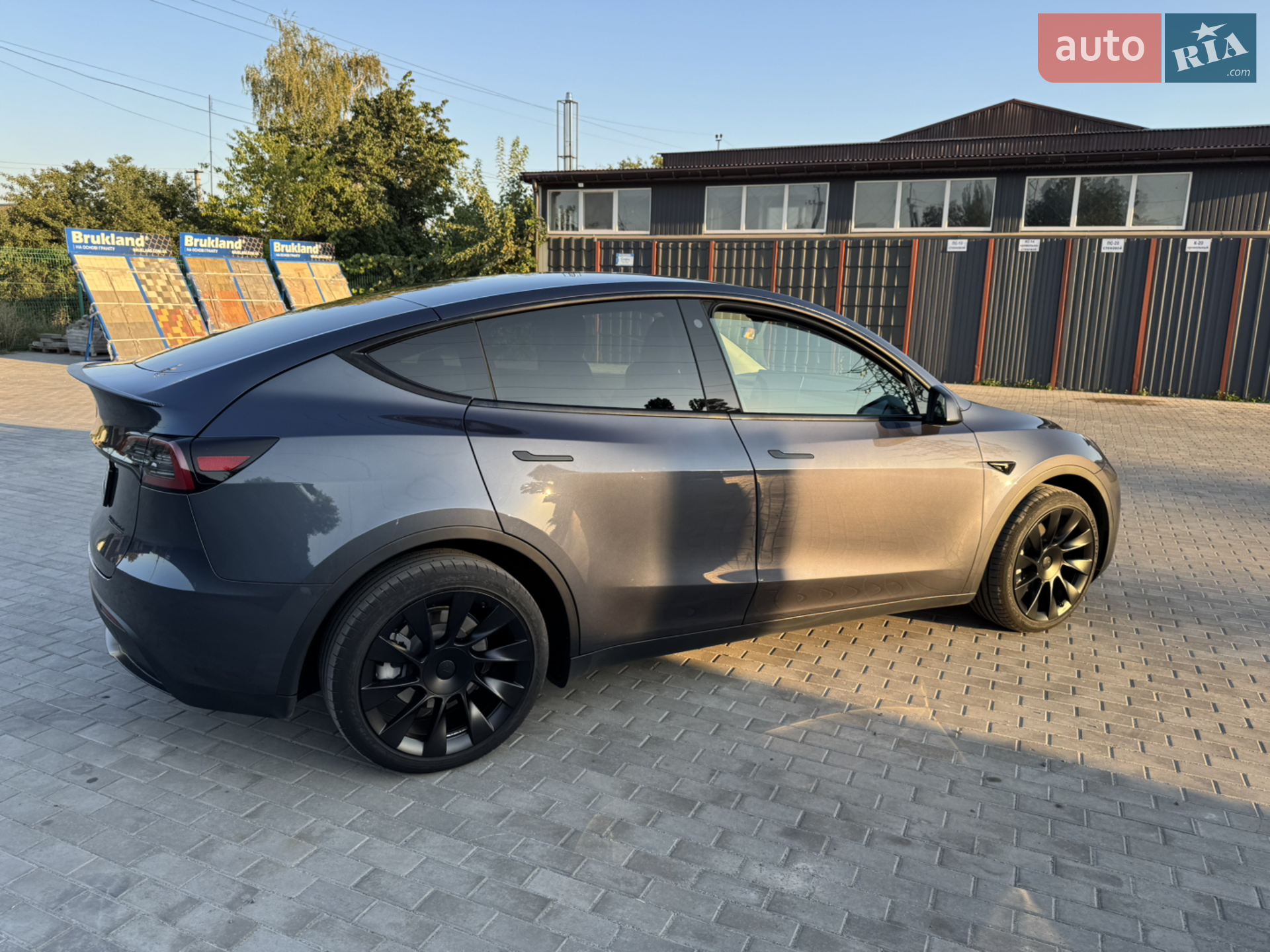 2023 Tesla Model Y - мініатюра 3